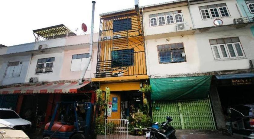 Vaccinated Staff - OYO 505 Ente Space Hostel Bangkok Exterior foto